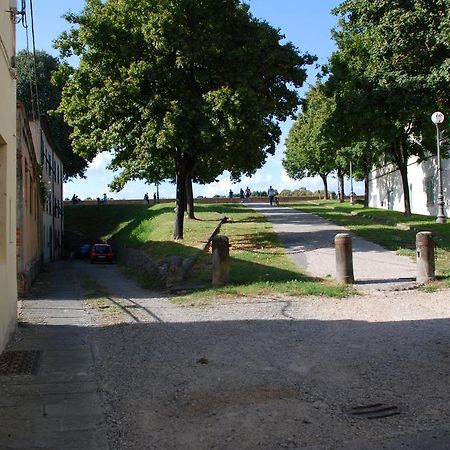S. Agostino Fronte Mura ルッカ エクステリア 写真